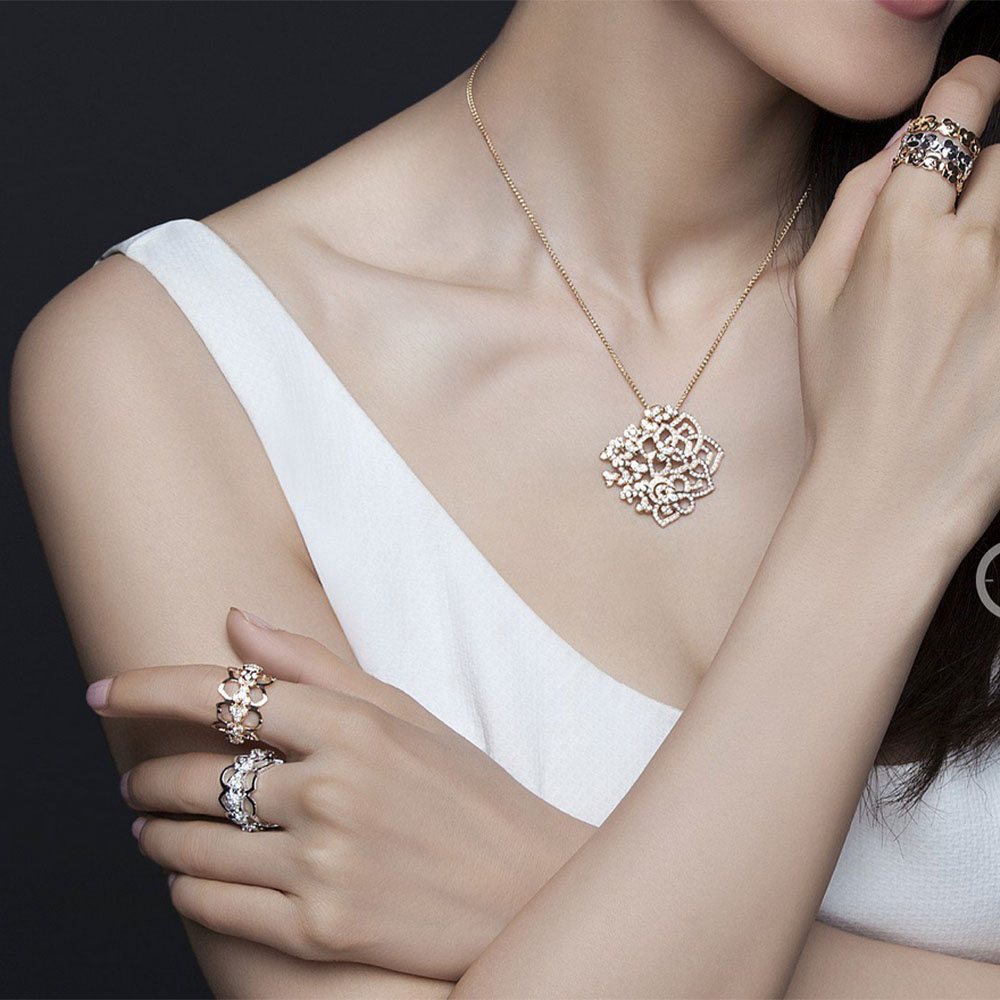 Кулон Chaumet Hortensia с бриллиантами